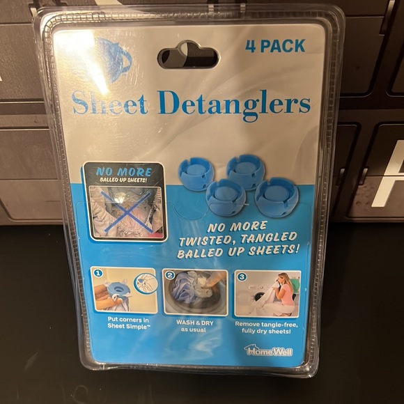 Bed Sheet Detangler Prevents Laundry Tangles and Wads in the Washer Dryer 4 Pack - Picture 3 of 4
